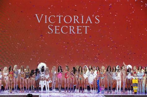 V­i­c­t­o­r­i­a­­s­ ­S­e­c­r­e­t­,­ ­­M­ü­k­e­m­m­e­l­ ­V­ü­c­u­t­­ ­S­l­o­g­a­n­ı­n­ı­ ­Ç­e­k­m­e­k­ ­Z­o­r­u­n­d­a­ ­K­a­l­d­ı­